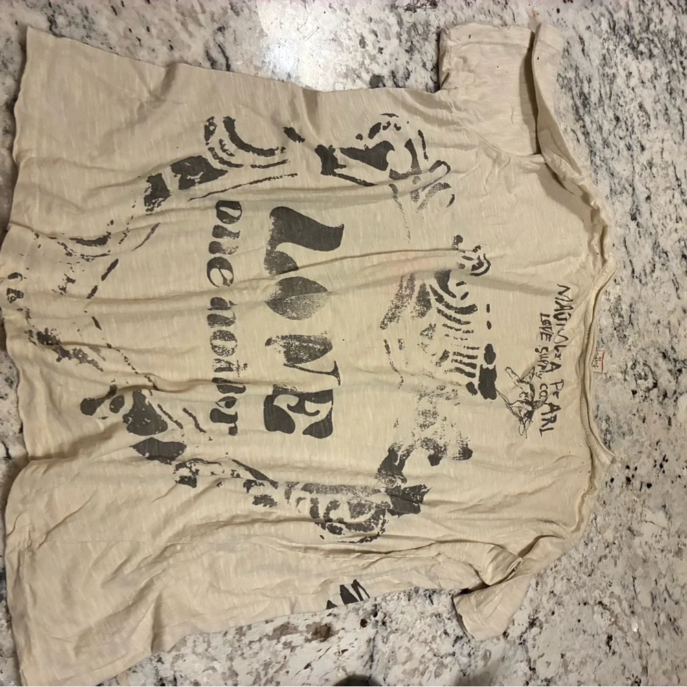 Magnolia Pearl Cream RARE Graphic Tee - Picture 6 of 9